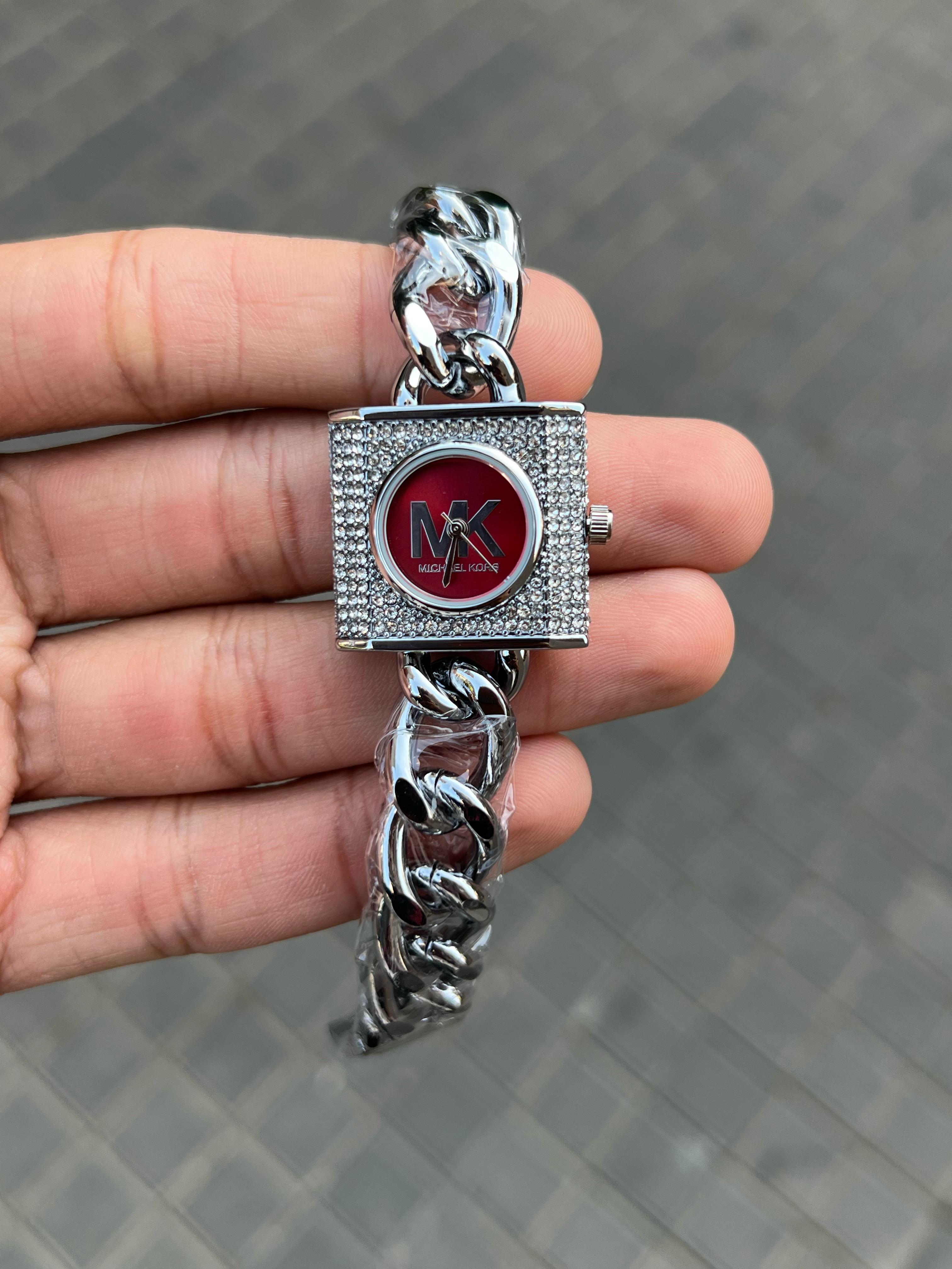 Michae_l Kors chain lock silver red for her
