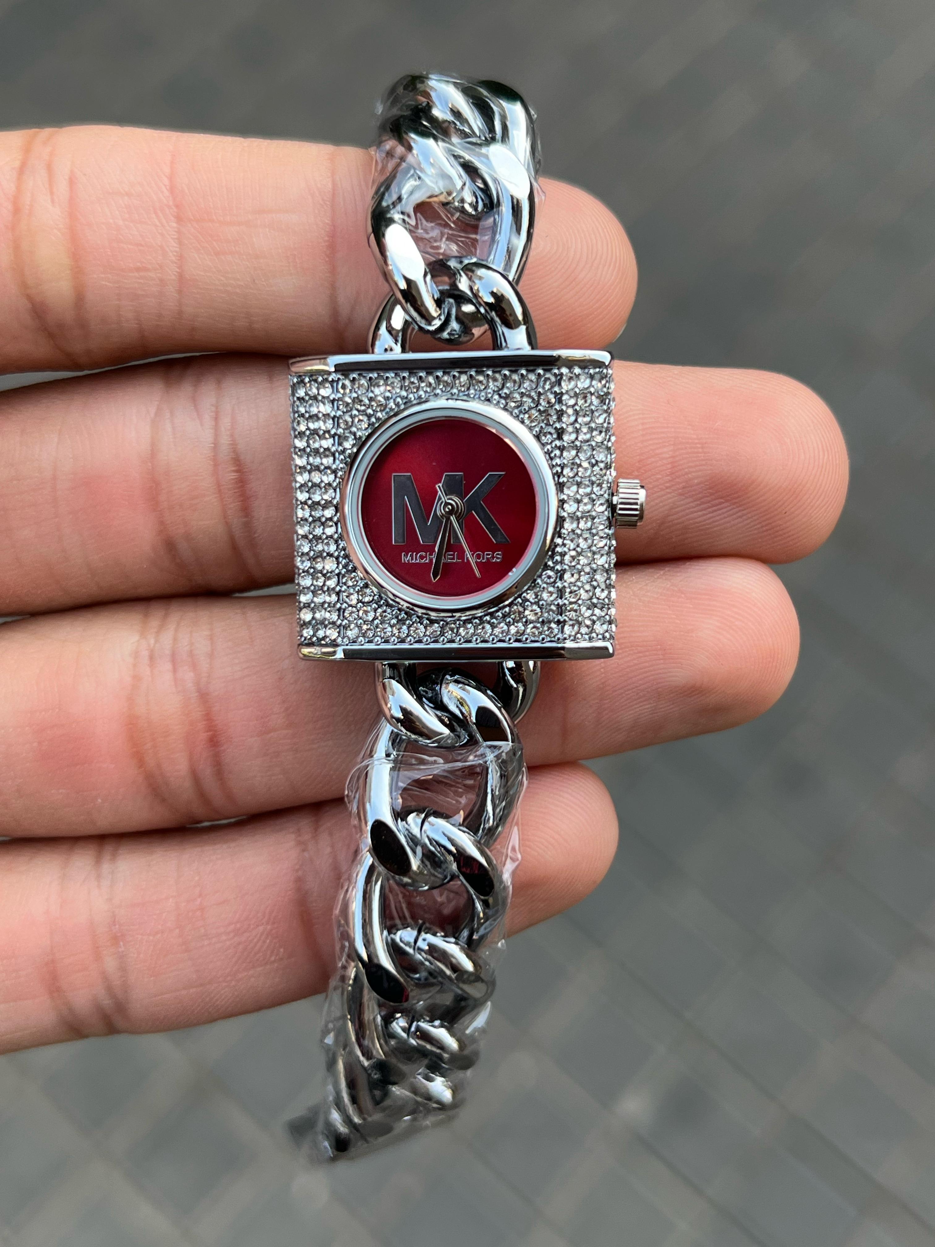 Michae_l Kors chain lock silver red for her